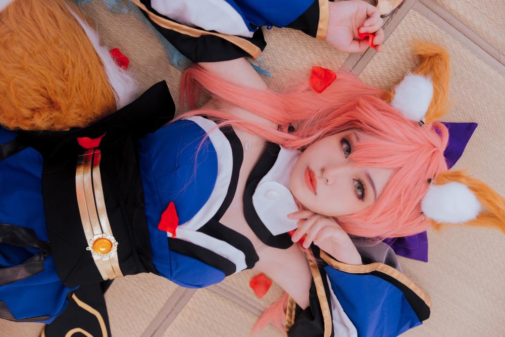 完美体育直播机构:满满的母爱!谢娜带女儿打疫苗泪奔 颖儿也留言有同感(图2) 完美体育